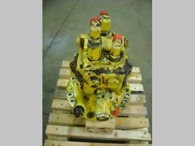 Turntable rotation motor for Komatsu PW 130 sold by PRV Ricambi Srl