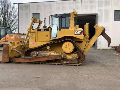 Caterpillar D6T XL sold by Commerciale Adriatica Srl