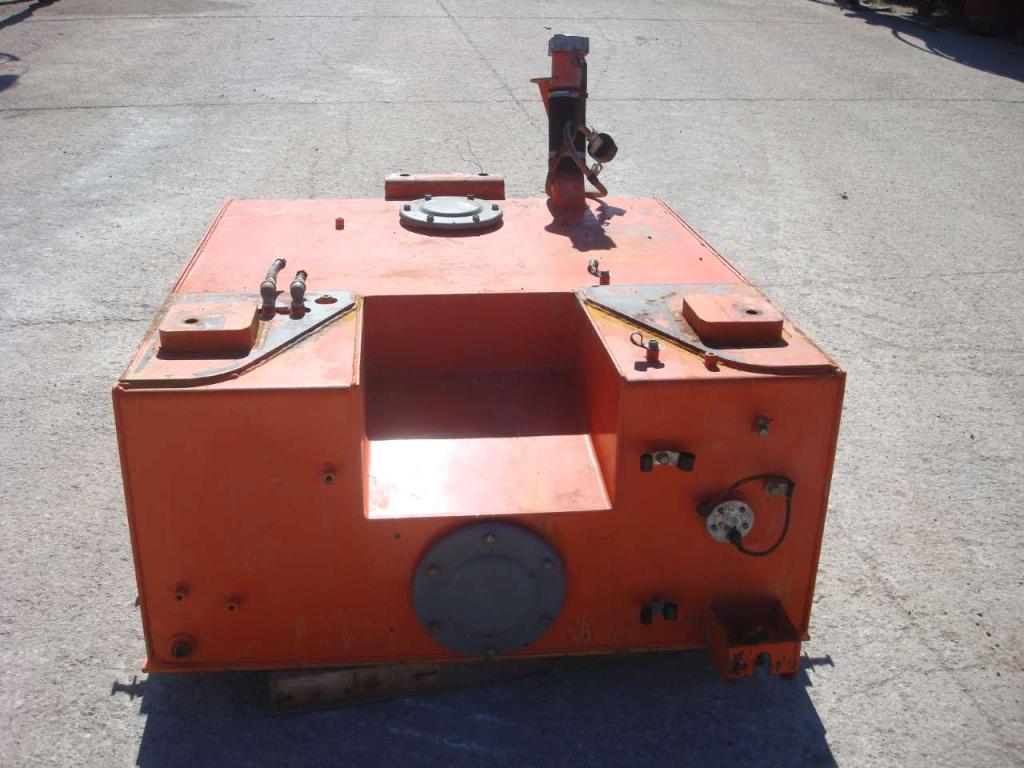 Diesel tank for PALA GOMMATA ZW310 Photo 3