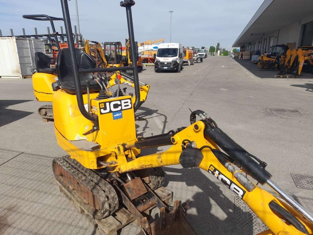 JCB 8008 CTS Photo 1
