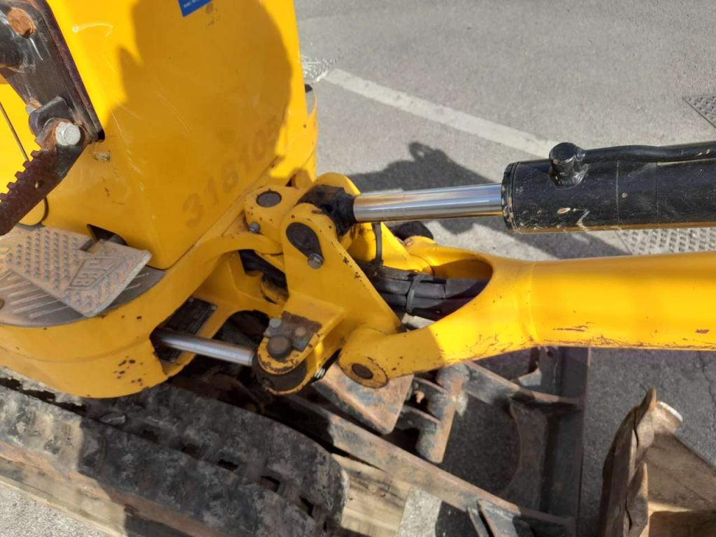 JCB 8008 CTS Photo 3