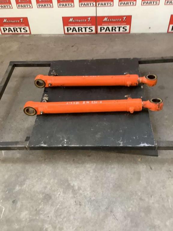 Steering piston for Hitachi ZW250-6 Photo 1