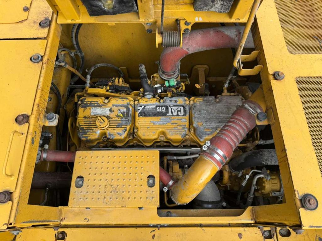 Caterpillar 374FL Photo 23