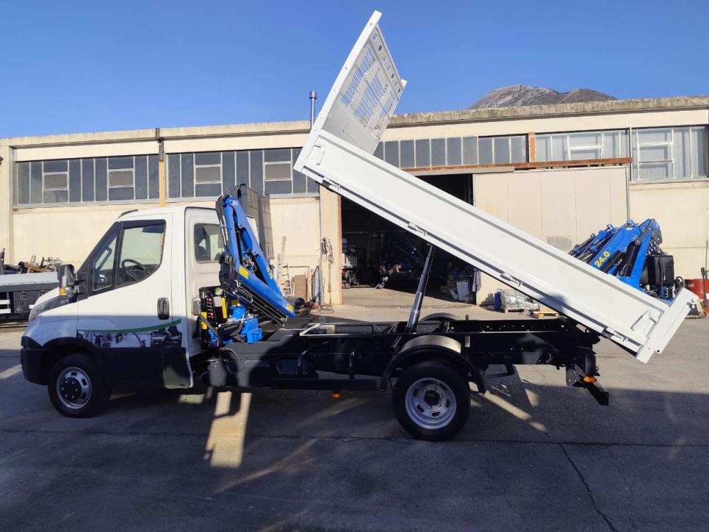 Iveco DAILY 35-150 Photo 21