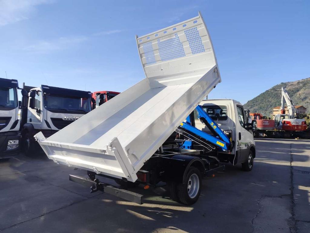 Iveco DAILY 35-150 Photo 28