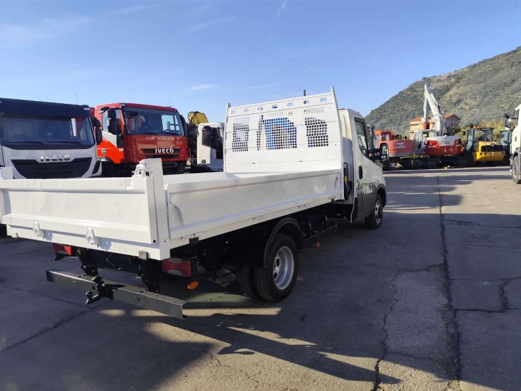Iveco DAILY 35-150 Photo 8