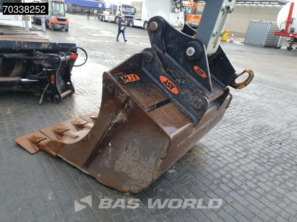 Liebherr R930 LC Photo 14