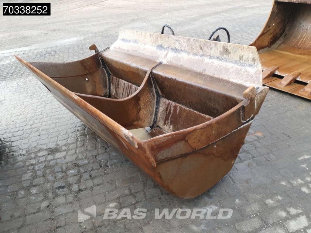 Liebherr R930 LC Photo 20
