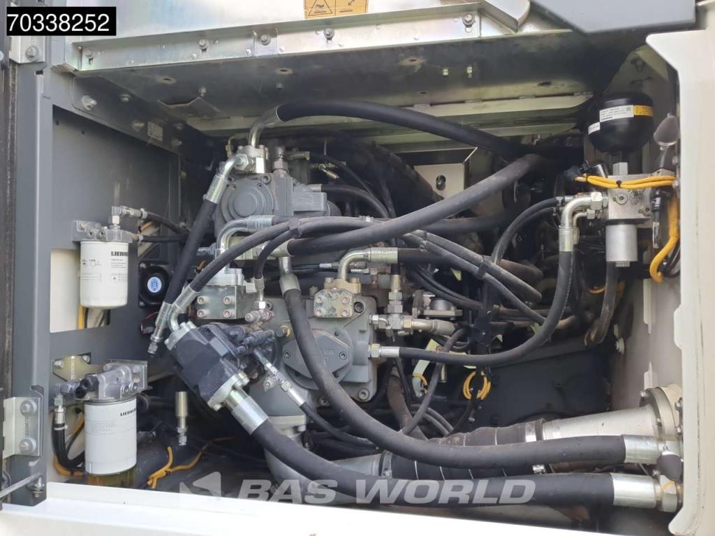 Liebherr R930 LC Photo 27