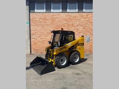 Gehl R135 Photo 1