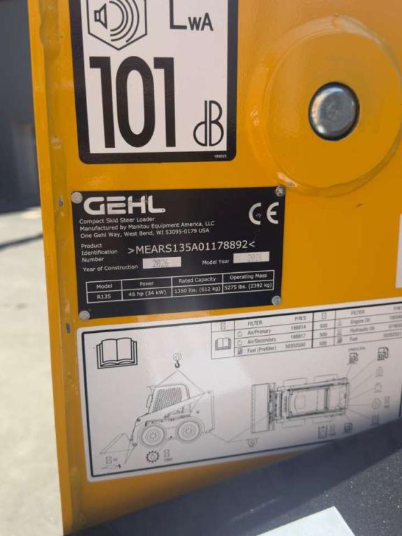 Gehl R135 Photo 23