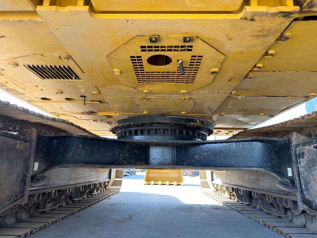 Caterpillar 330 07B Photo 9