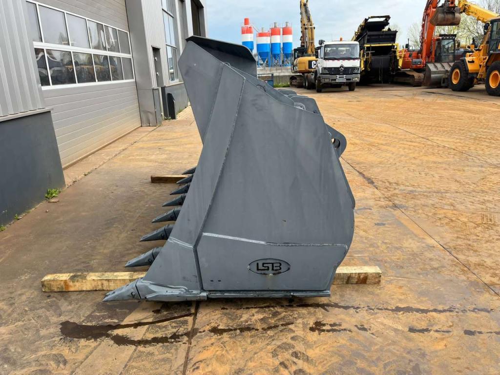 Doosan DL450-3 bucket 4700 l Photo 2