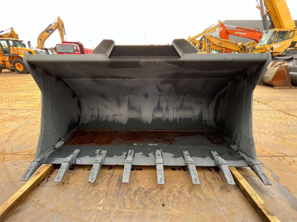 Doosan DL450-3 bucket 4700 l Photo 8