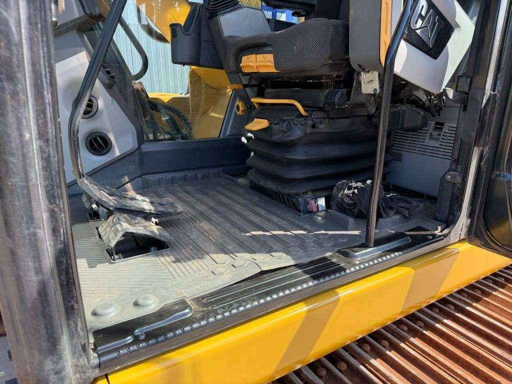 Caterpillar 320 07B Photo 21