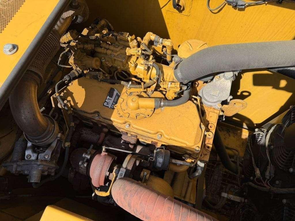 Caterpillar 320 07B Photo 3