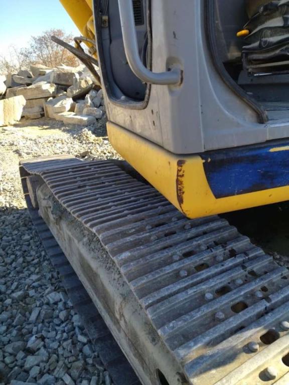New Holland E305B Photo 6