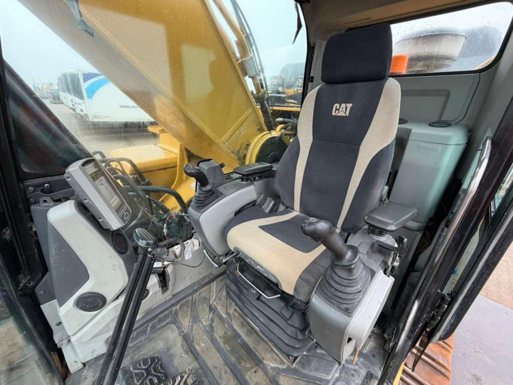 Caterpillar 352F Photo 20
