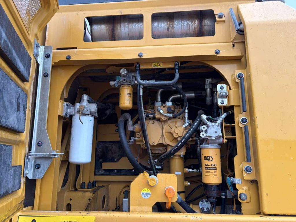 Caterpillar 352F Photo 29