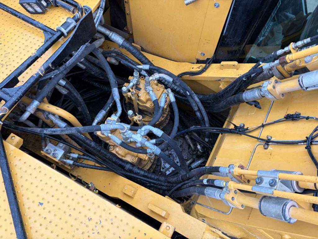 Caterpillar 352F Photo 30