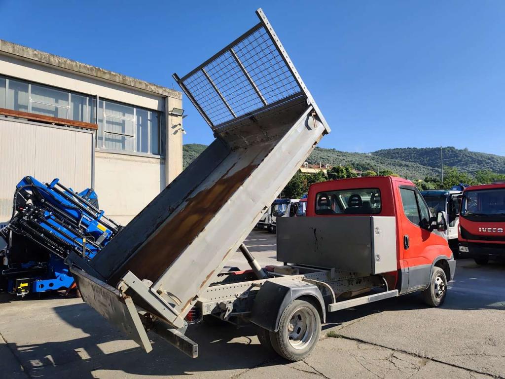 Iveco DAILY 35-130 Photo 2