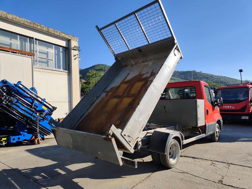 Iveco DAILY 35-130 Photo 3