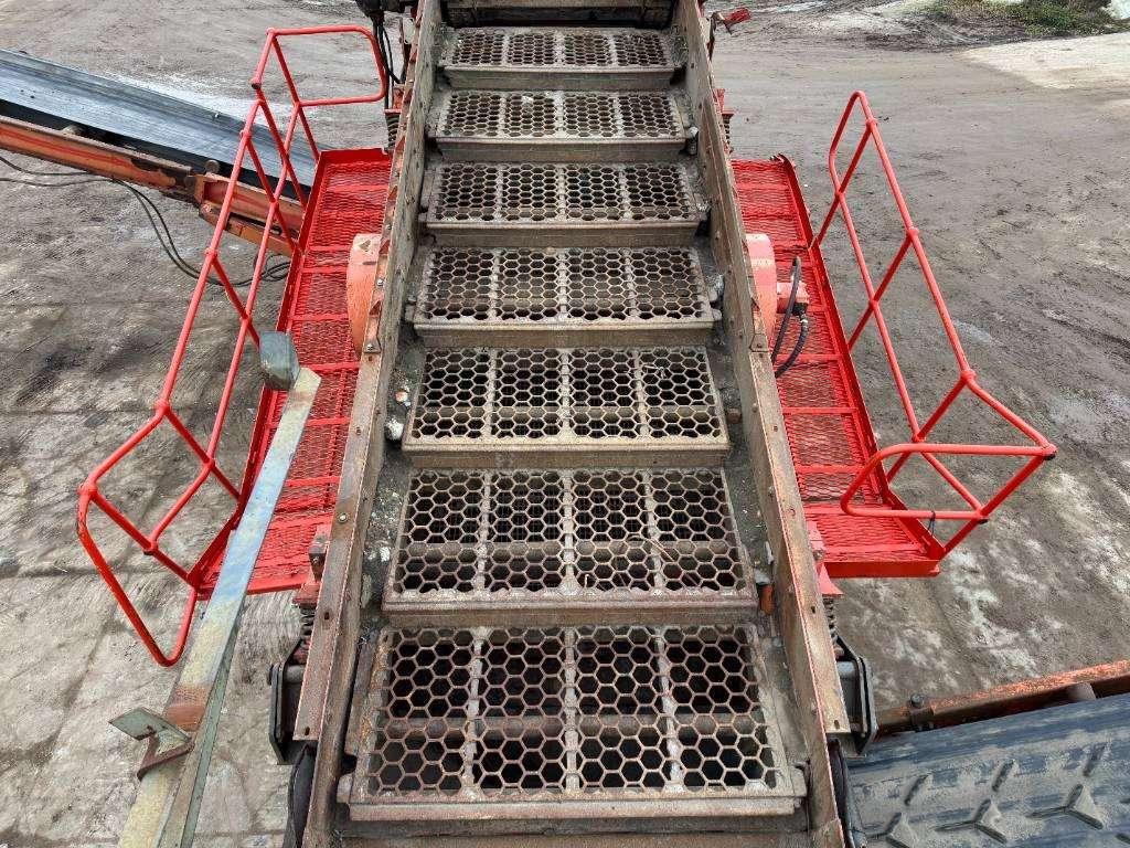 Terex Finlay 883 - Deutz Engine / 2 Side Conveyor Photo 21