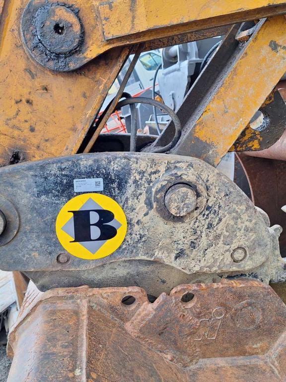 UNI80 for 20-25 ton excavators Hydraulic quick coupler Photo 1