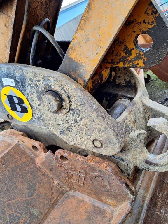 UNI80 for 20-25 ton excavators Hydraulic quick coupler Photo 2