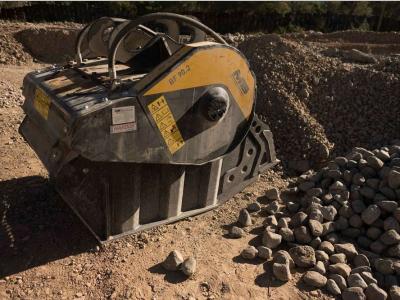 MB CRUSHER BF90.3 S4 sold by MB Crusher