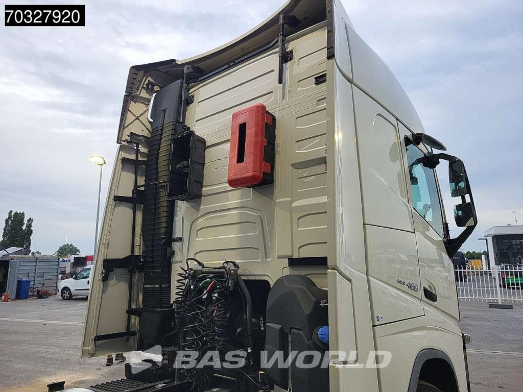 Volvo FH 460 4X2 Mega 2x Tanks Standklima Hebesattel Photo 11
