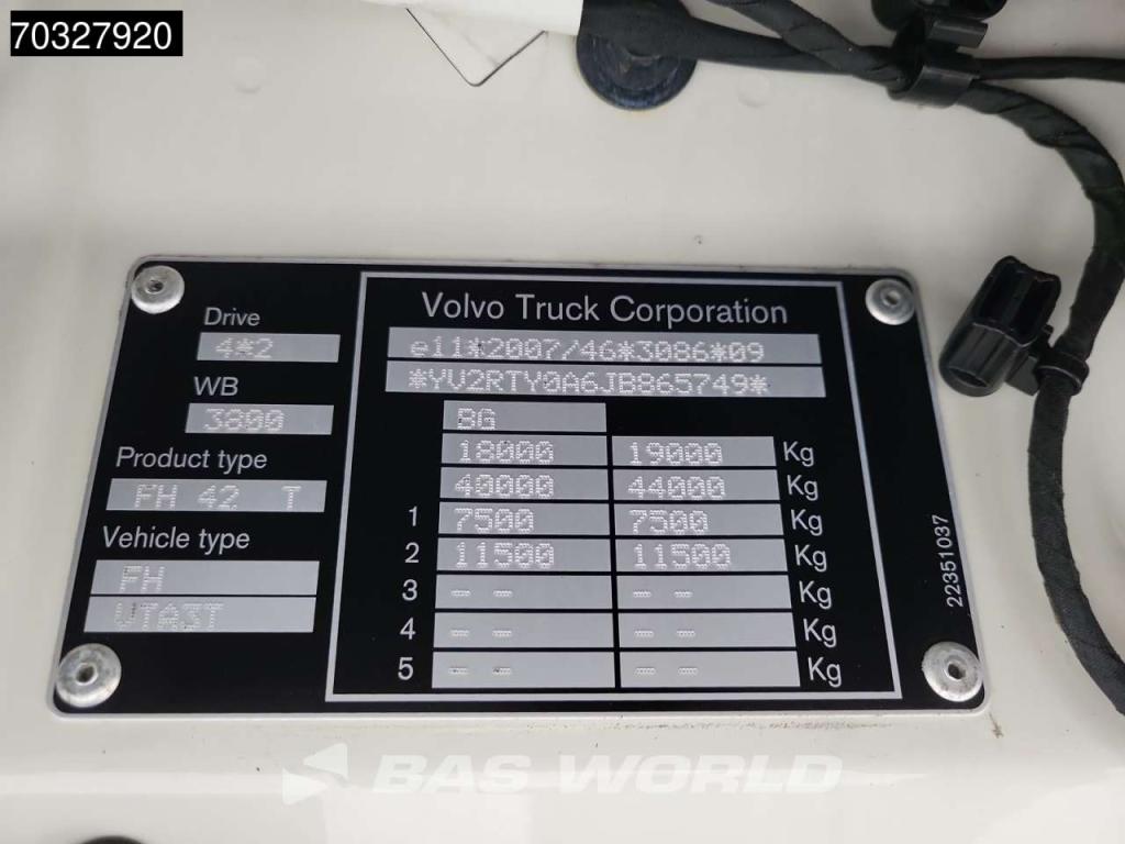 Volvo FH 460 4X2 Mega 2x Tanks Standklima Hebesattel Photo 30