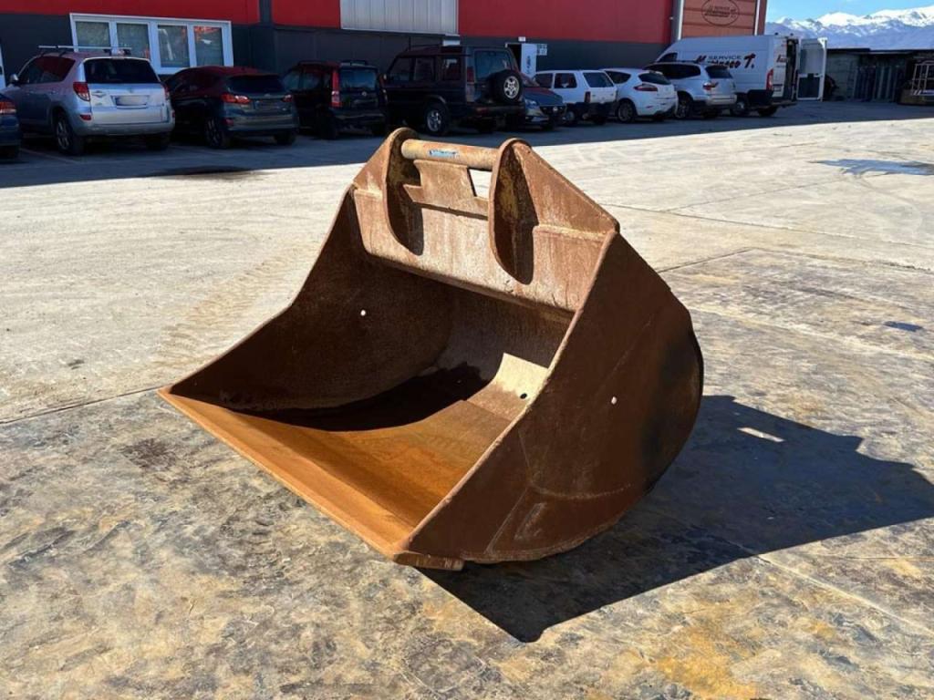 S80 Loader bucket Photo 6
