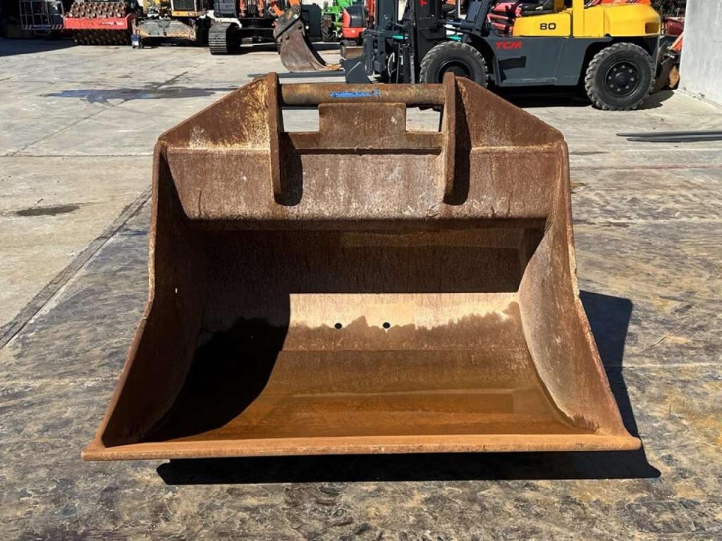 S80 Loader bucket Photo 7