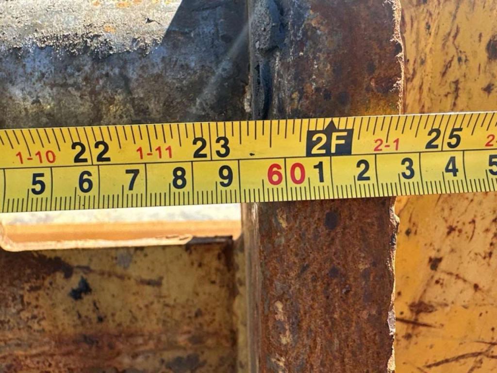 S80 Loader bucket Photo 9