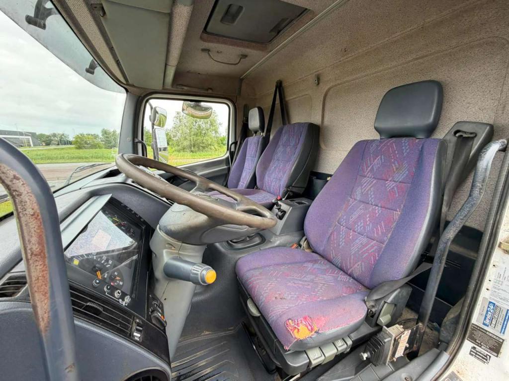 Mercedes-Benz 1523 Photo 29