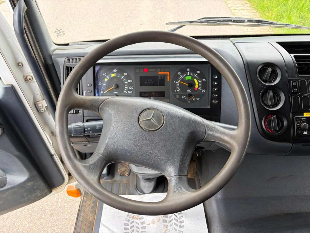 Mercedes-Benz 1523 Photo 30