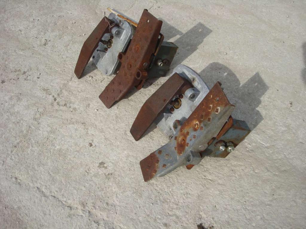 Pedal assembly for per Muletto Mecalac 8CXI Photo 3