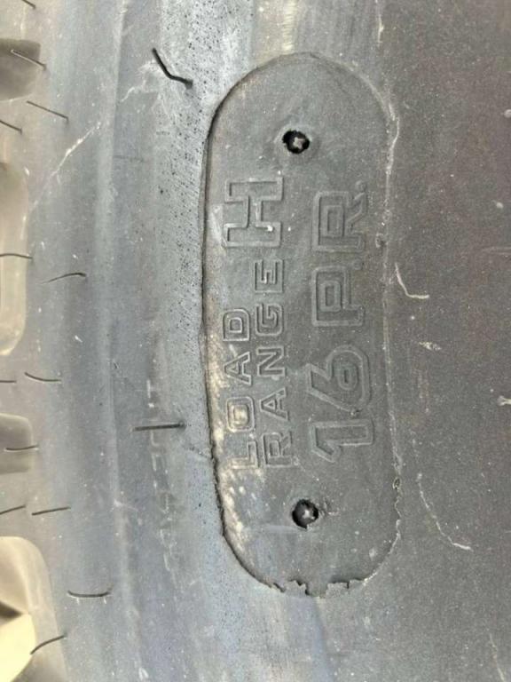 Tire for Komatsu 1000 x 20 Set / 10.00 x 20: 4x2 Tyres Photo 5