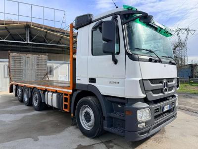 Mercedes-Benz Actros 2544 sold by Albacamion Srl
