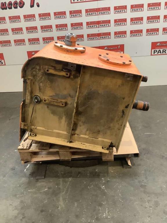 Oil tank for Fiat Hitachi EX 235 Photo 5