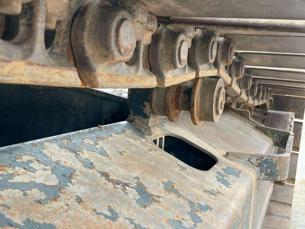 Komatsu PC240NLC-10 Photo 18