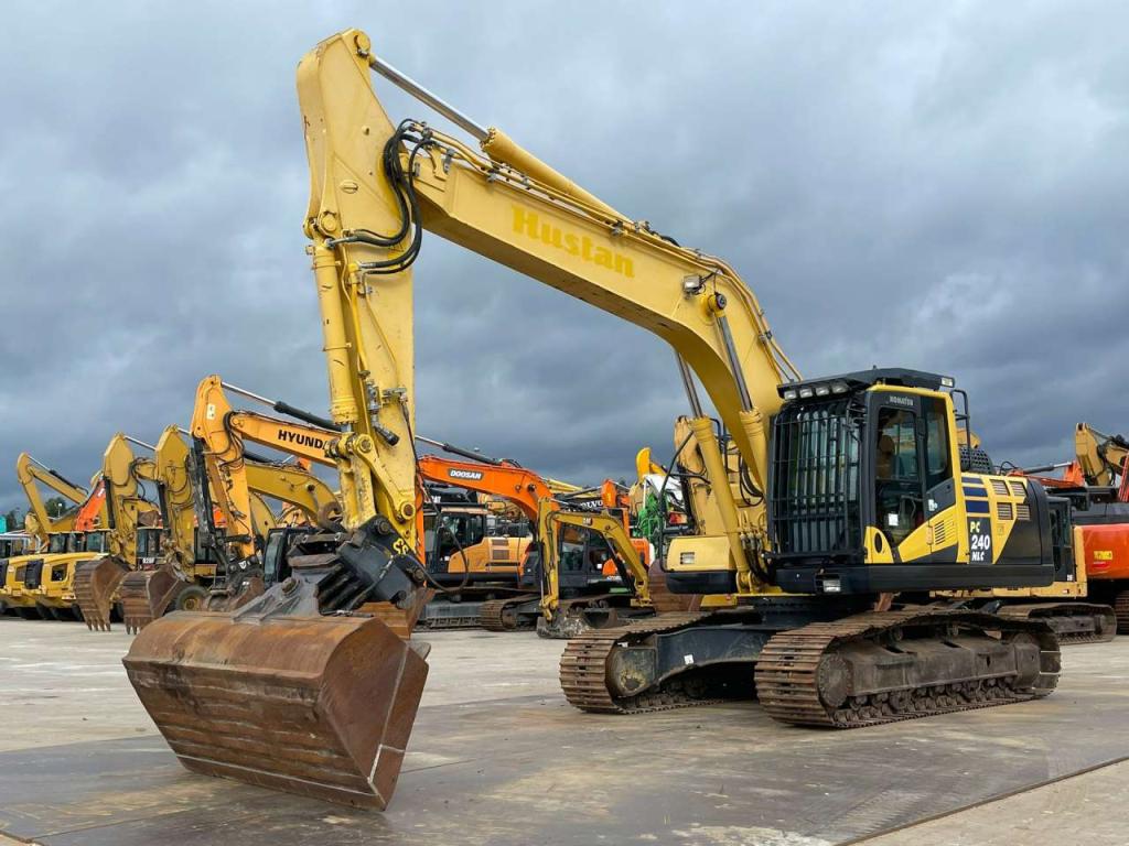 Komatsu PC240NLC-10 Photo 2