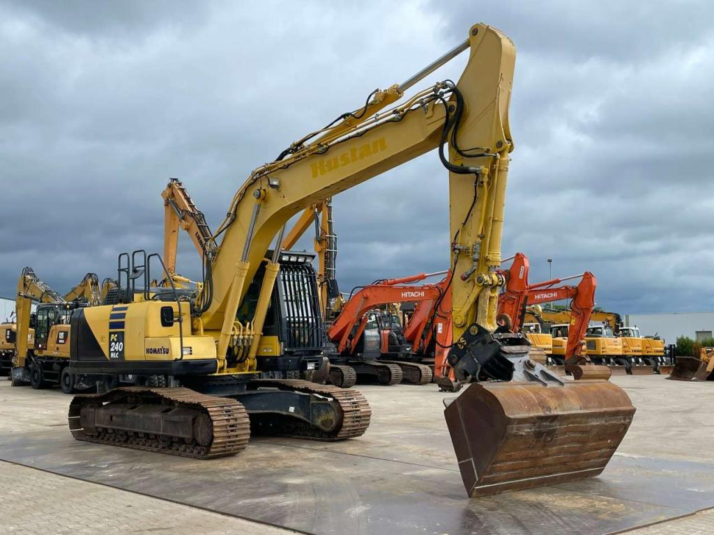 Komatsu PC240NLC-10 Photo 6