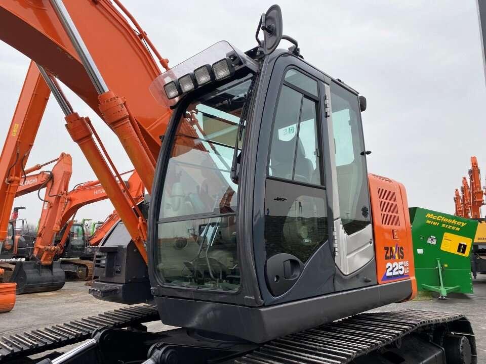 Hitachi ZX225 USBLC Photo 16