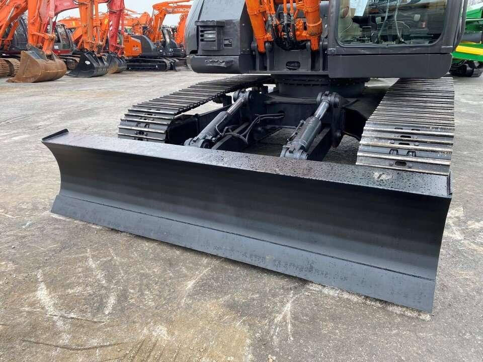 Hitachi ZX225 USBLC Photo 5