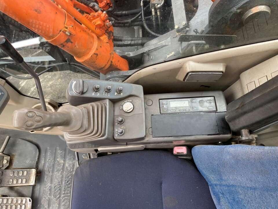 Hitachi ZX225 USBLC Photo 7