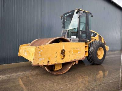 Caterpillar CS74 Photo 1