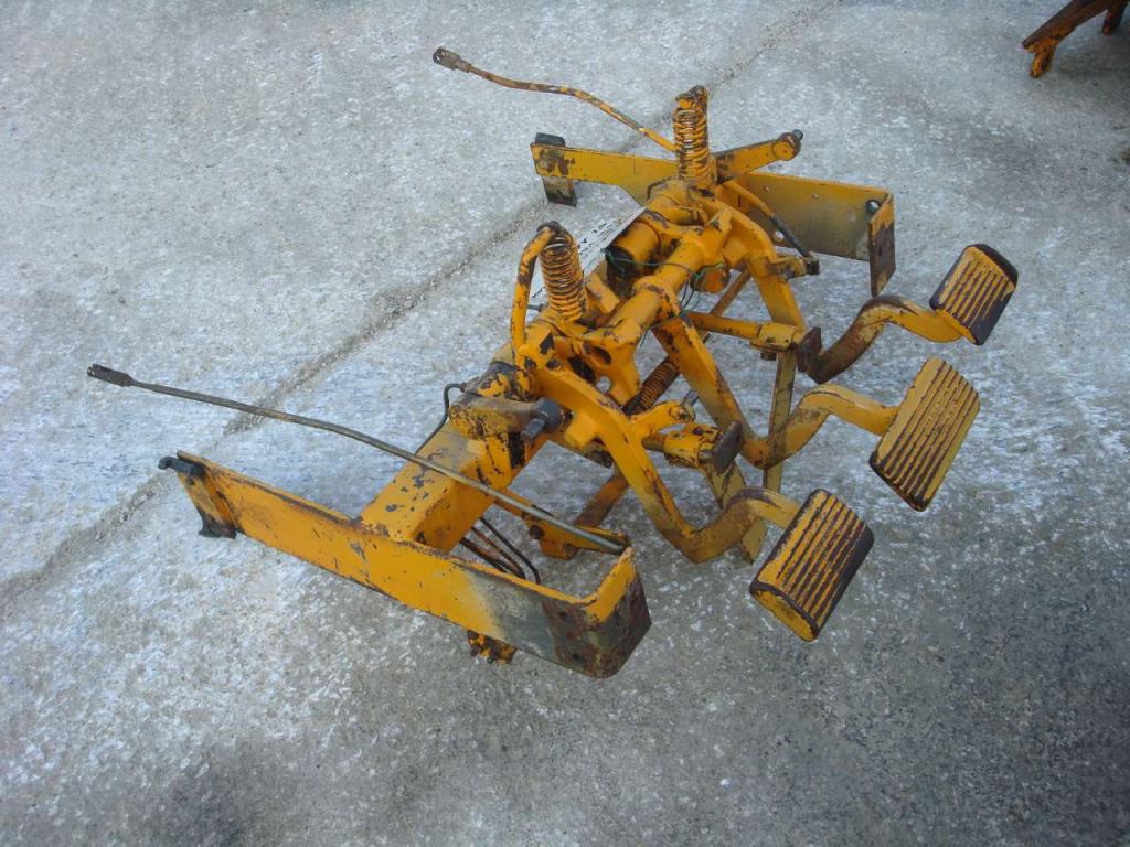 Control Pedals for Fiat Allis FL14C Photo 1