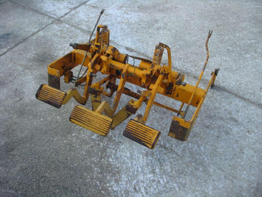 Control Pedals for Fiat Allis FL14C Photo 2